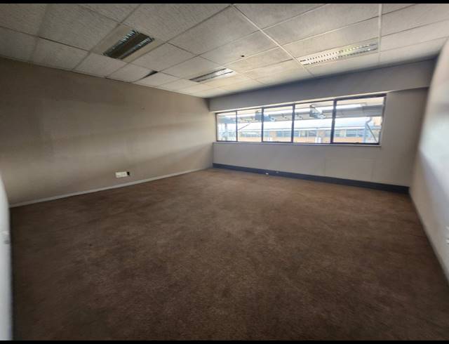 319.90M² OFFICE TO LET IN RANDJESPARK